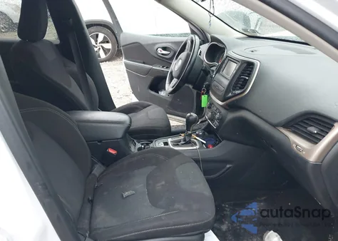 2016 Jeep Cherokee Latitude из США, поврежденный, VIN 1C4PJMCS1GW145779